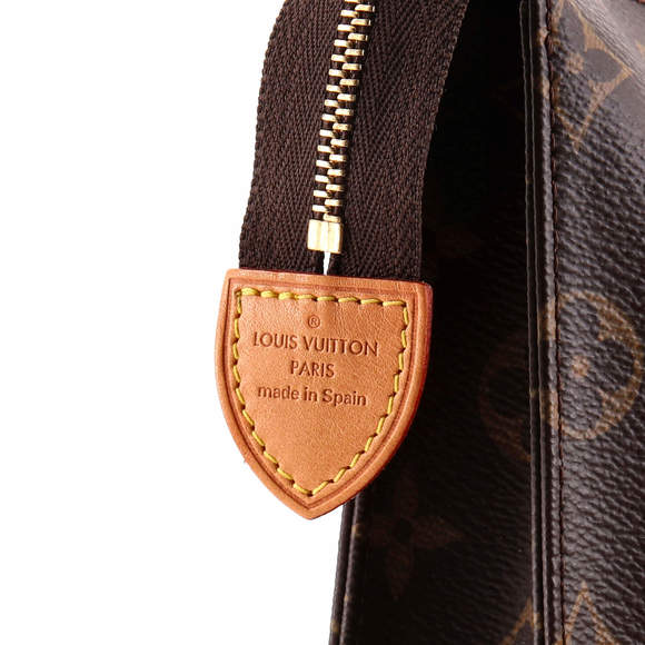 Louis Vuitton 26 Toiletry Pouch Monogram Canvas - Picture 6 of 6